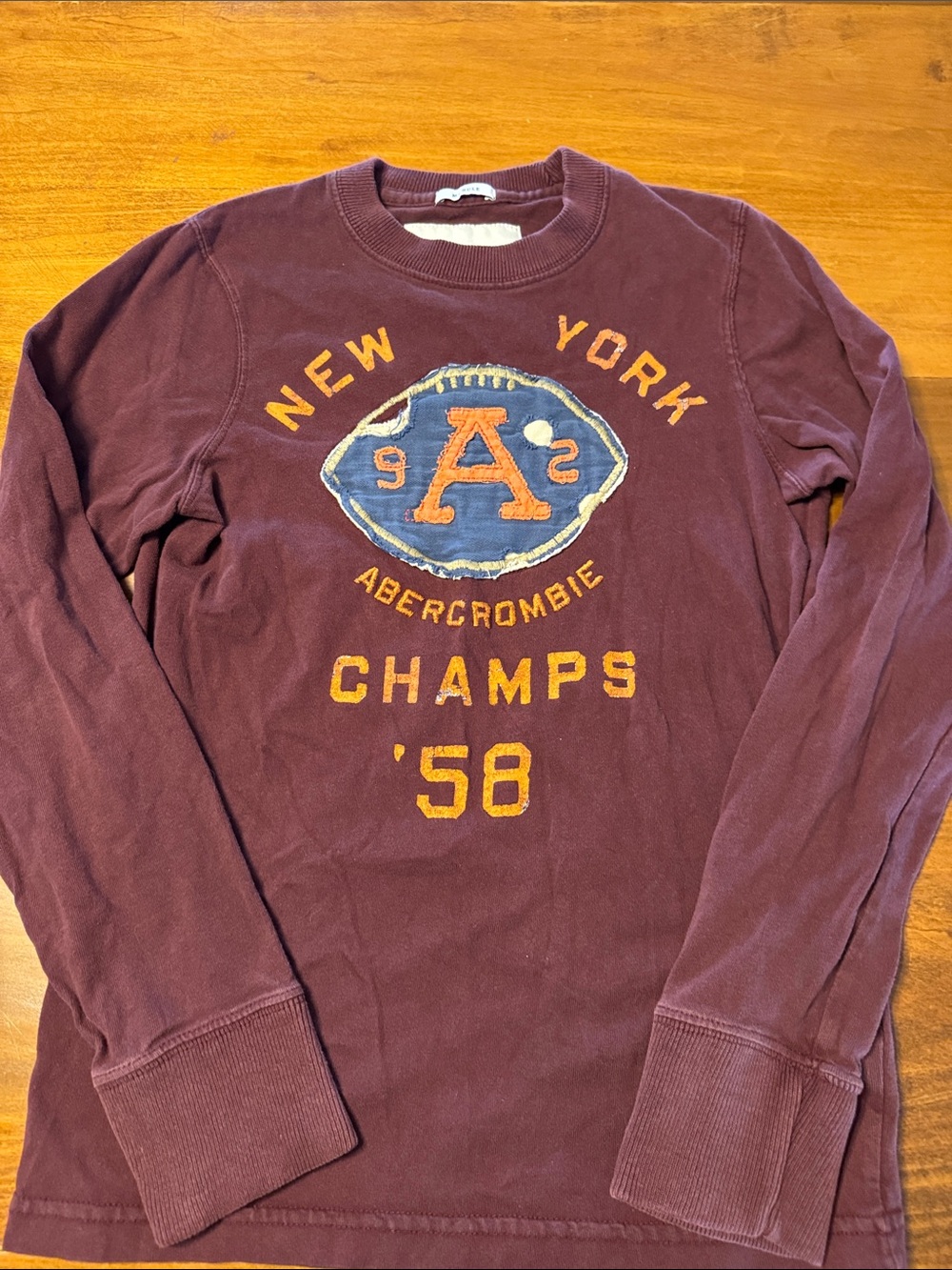 Abercrombie & Fitch Men’s Long-Sleeve Crewneck Shirt in Burgundy